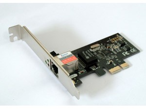 博智超霸卡千兆免驱版(LAN)  PCI-E  自带千兆网卡，具有防“机器狗”和各种木马病毒能力。无需连线接管硬盘，可以实现系统保护，网络传输，支持IP（IPv6）、计算机名智能分配，增量拷贝，软件统一注册等功能。